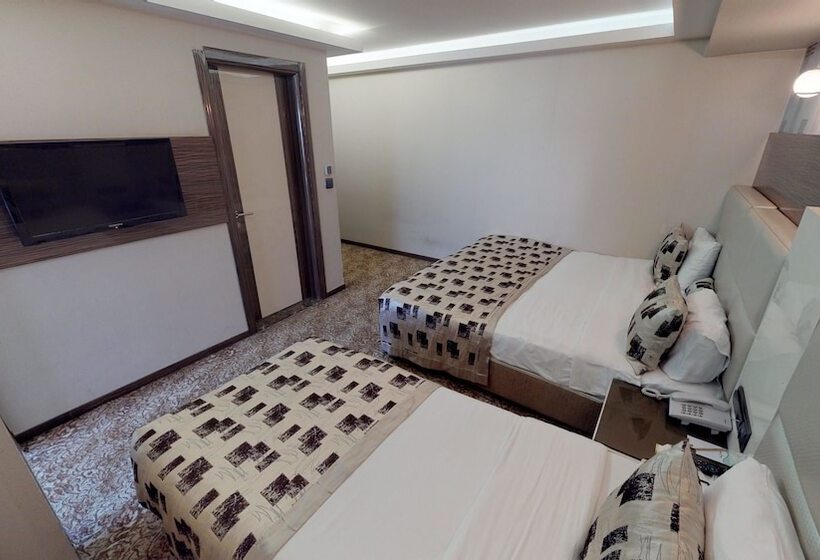 اتاق خانوادگی, Green Prusa