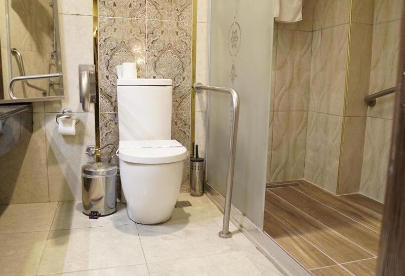 اتاق استاندارد سه تخته با بالکن, Green Prusa