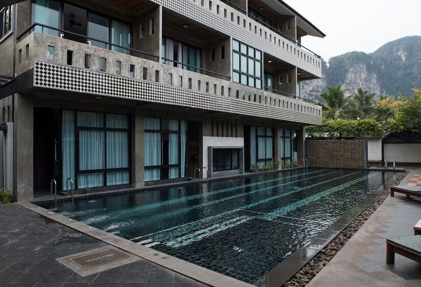 غرفة قياسية مطلّة علي حمام السباحة, Green View Village Resort   Sha Plus