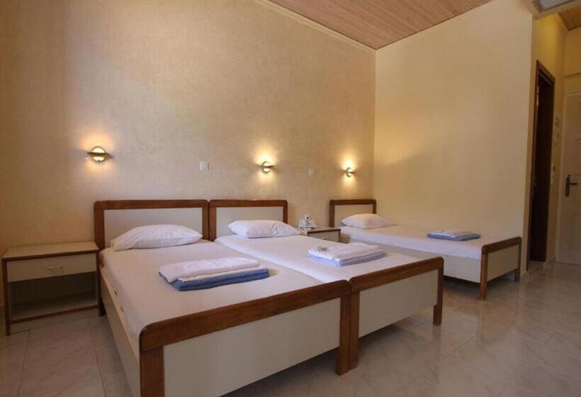 Triple Room Sea View, Ionis