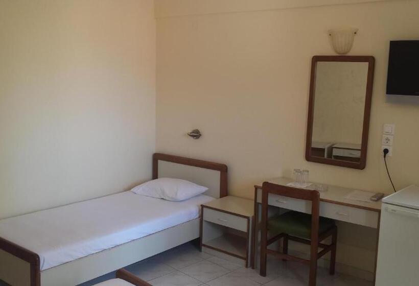 스탠다드 트리플 룸 가든 전망, Ionis