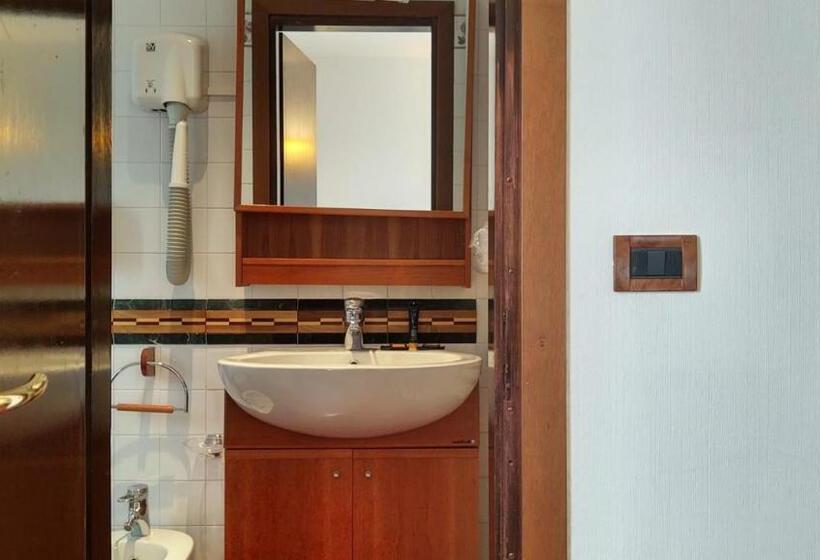 غرفة كلاسيكية رباعية, Hg Hotel Italia