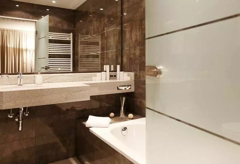 اتاق استاندارد یک نفره, L Arrivée Hotel & Spa
