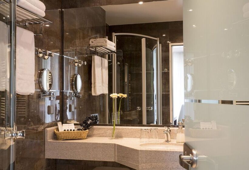 コンフォートルーム, L Arrivée Hotel & Spa