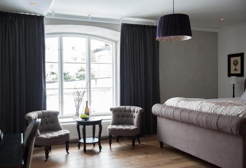 Номер Deluxe, L Slottsbacken