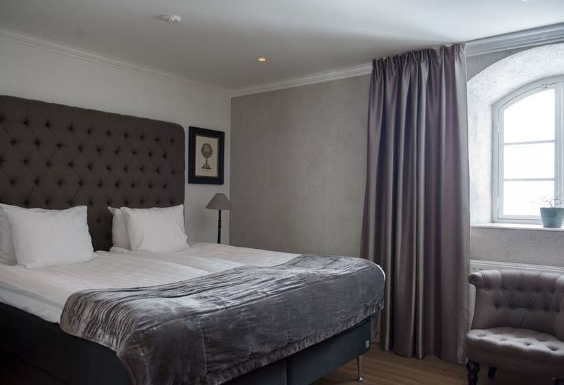 Классический Номер, L Slottsbacken