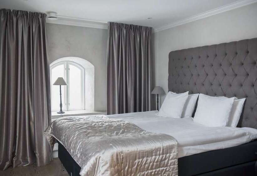 Классический Номер, L Slottsbacken