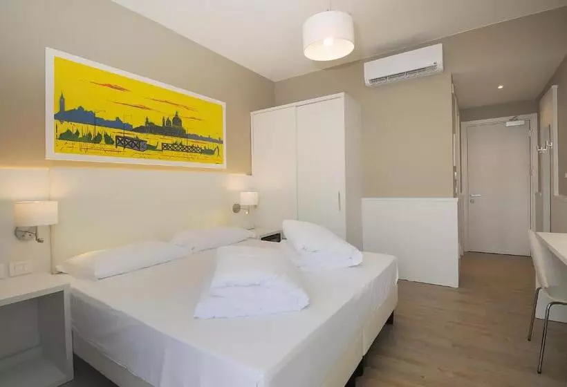 اتاق لوکس با چشم‌انداز دریا, Marina Palace Hotel 4 Stelle S