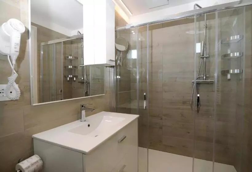 اتاق لوکس چهار تخته, Marina Palace Hotel 4 Stelle S
