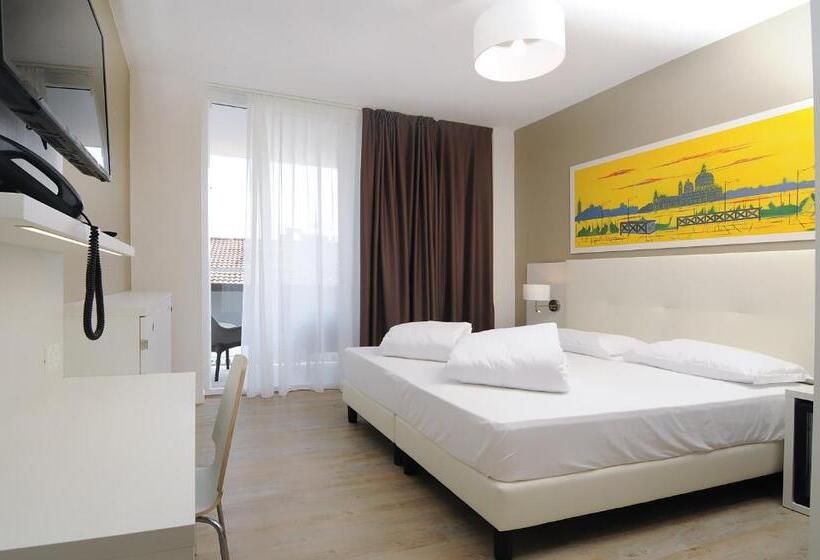 Номер Стандарт с Балконом, Marina Palace Hotel 4 Stelle S