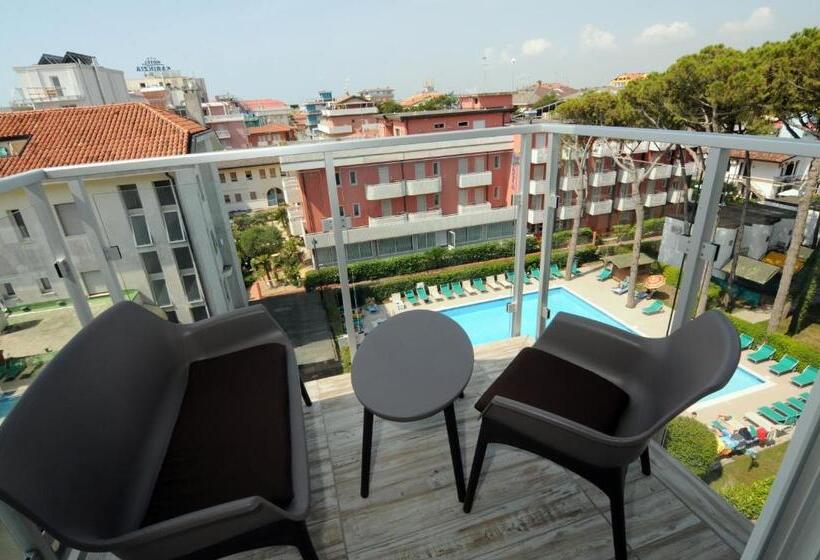 חדר סטנדרט לשלושה עם מרפסת, Marina Palace Hotel 4 Stelle S