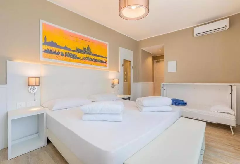 اتاق استاندارد سه تخته با بالکن, Marina Palace Hotel 4 Stelle S