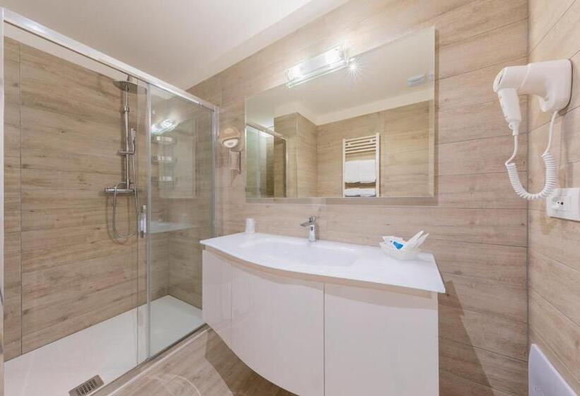 Трехместный Номер Deluxe Вид на Море, Marina Palace Hotel 4 Stelle S