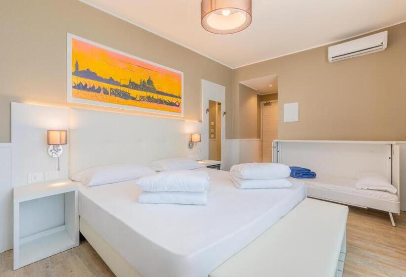 חדר דלוקס לשלושה עם נו לים, Marina Palace Hotel 4 Stelle S