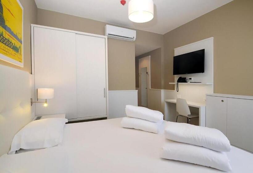 חדר דלוקס לשלושה עם נו לים, Marina Palace Hotel 4 Stelle S