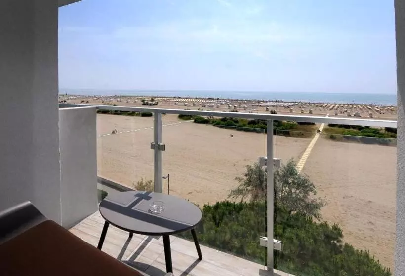 اتاق سه نفره دلوکس با چشم‌انداز دریا, Marina Palace Hotel 4 Stelle S