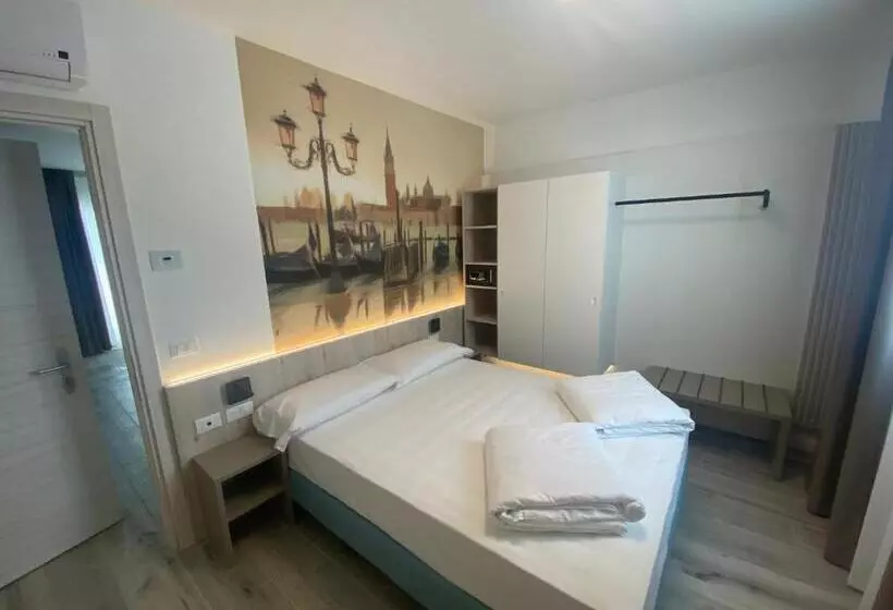 سوئیت با وان آب گرم, Marina Palace Hotel 4 Stelle S