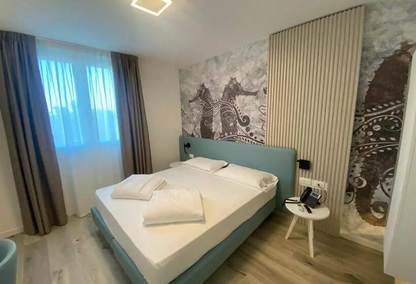 سوئیت با وان آب گرم, Marina Palace Hotel 4 Stelle S