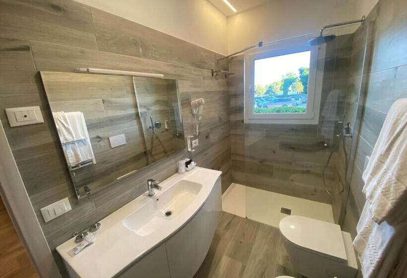 Люкс с гидромассажем, Marina Palace Hotel 4 Stelle S