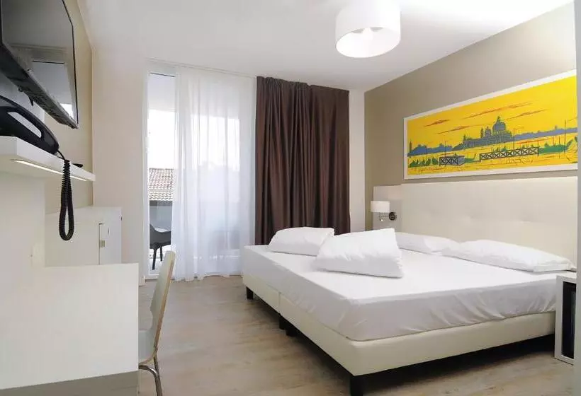 اتاق لوکس با چشم‌انداز دریا, Marina Palace Hotel 4 Stelle S