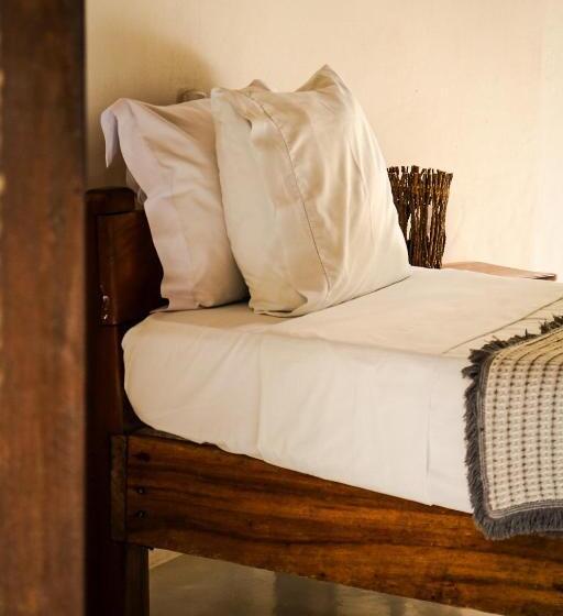 デラックスバンガロー, Pousada Jacarandá