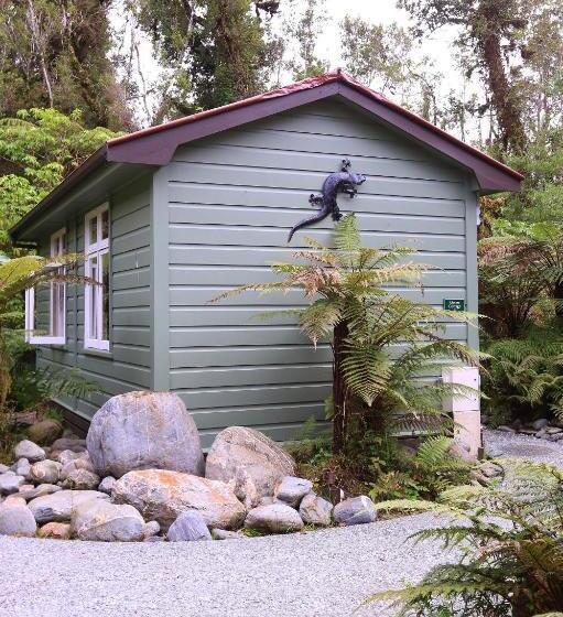 Хижина, Rainforest Retreat