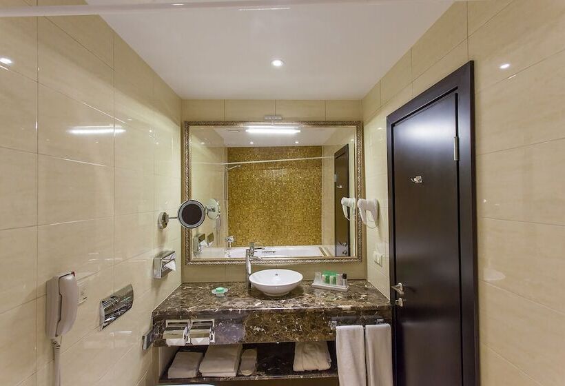 套房, Ramada By Wyndham Kazan City Center