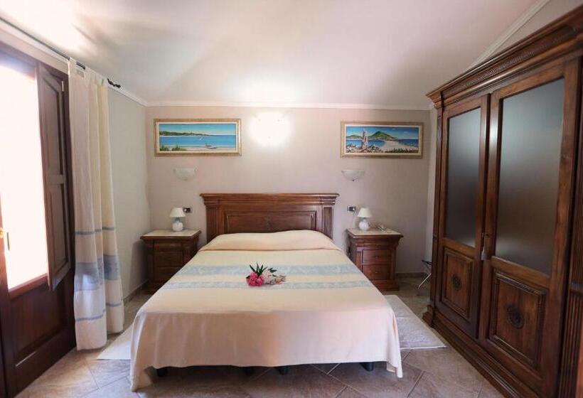 高级大房间, Sa Suergia