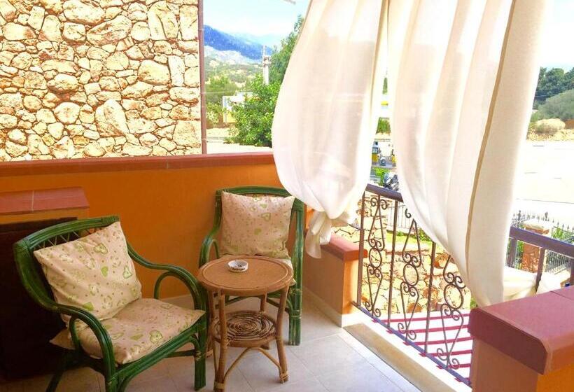 带阳台的高级房间, Sa Suergia