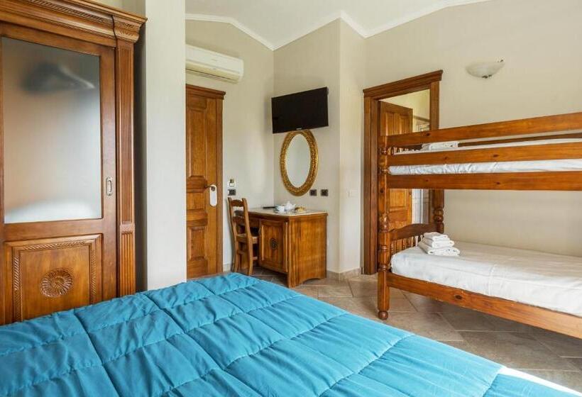 四人标准间, Sa Suergia