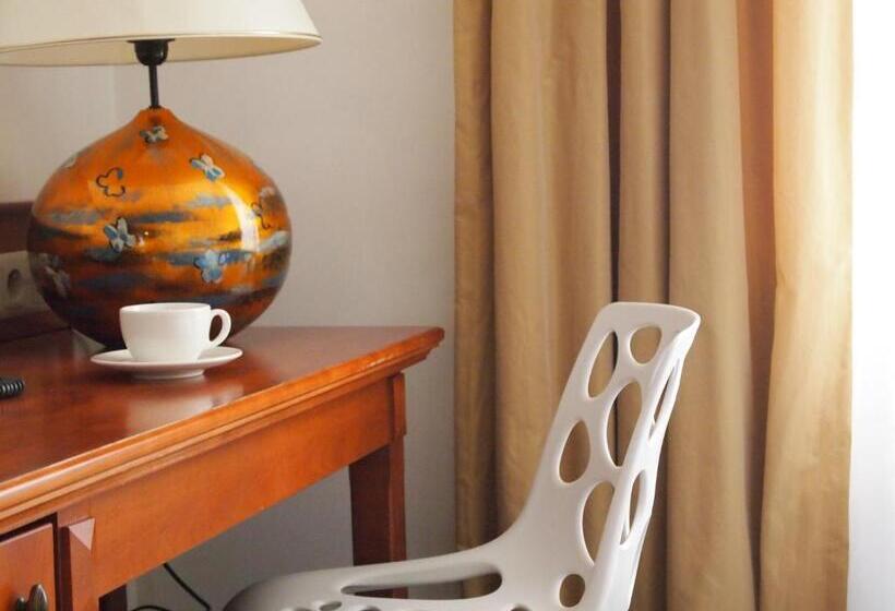 غرفة كلاسيكية, Stare Miasto Old Town