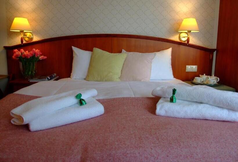 غرفة كلاسيكية, Stare Miasto Old Town