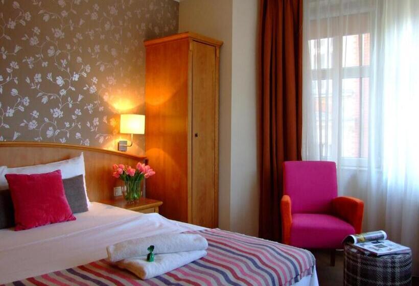 غرفة كلاسيكية, Stare Miasto Old Town