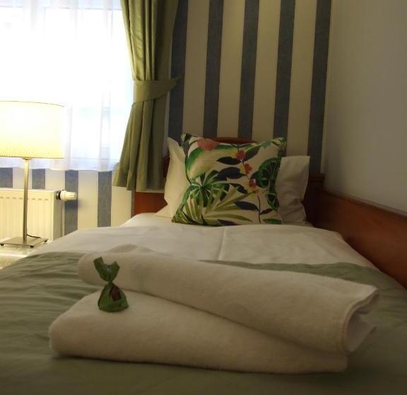 Классический Номер, Stare Miasto Old Town