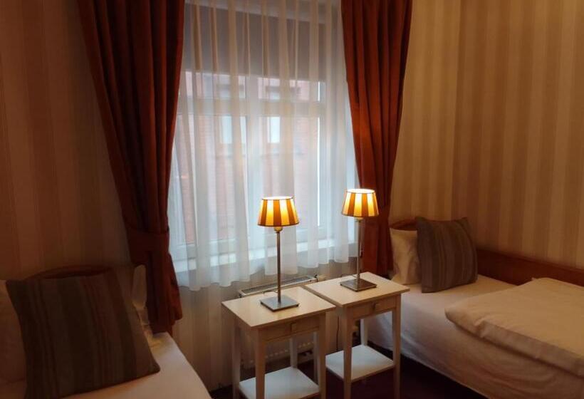 غرفة كلاسيكية, Stare Miasto Old Town