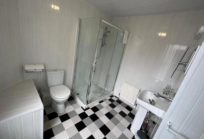 חדר דלוקס, The Port