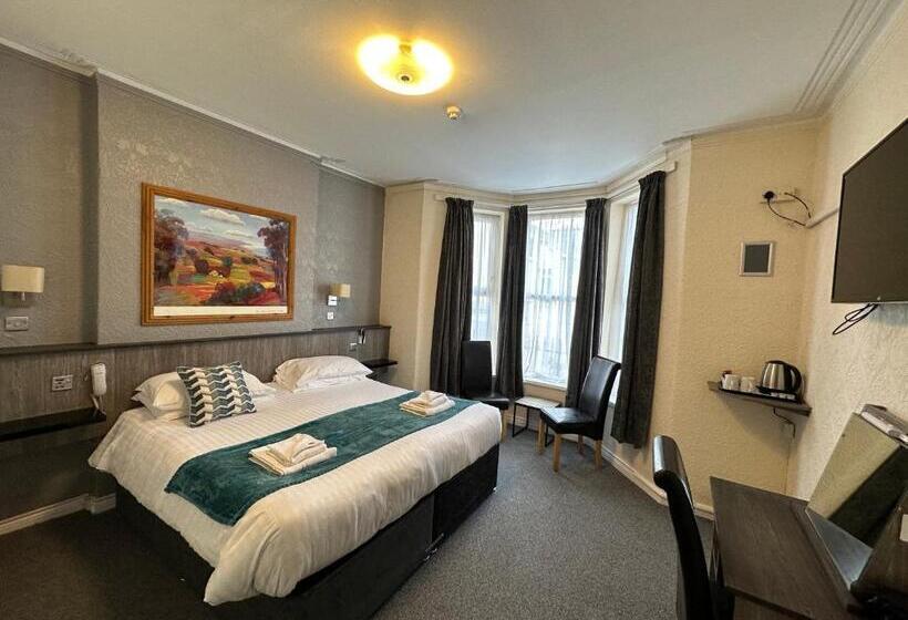 חדר דלוקס, The Port