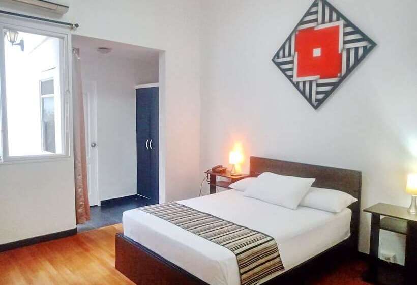 Quarto Estandar, Torre Del Viento Cali