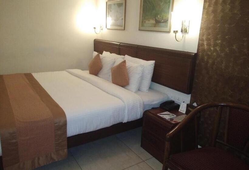 Chambre Standard Lit King Size, Yuvarani Residency