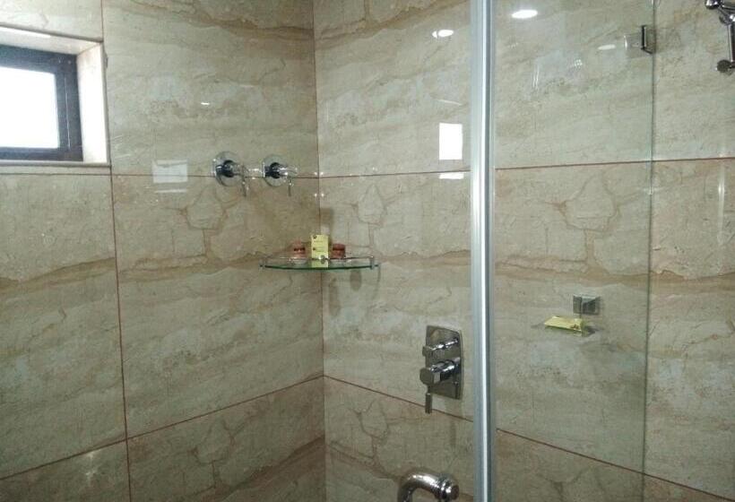 Chambre Deluxe, Yuvarani Residency