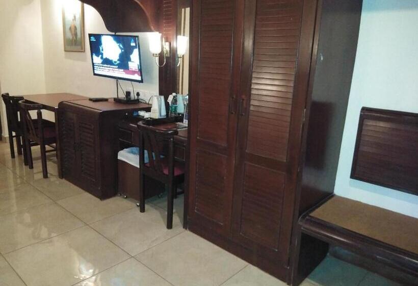 Chambre Deluxe, Yuvarani Residency