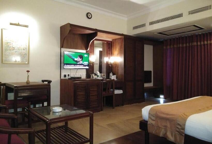 Chambre Deluxe, Yuvarani Residency