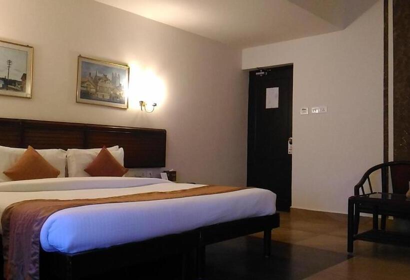 Chambre Standard Lit King Size, Yuvarani Residency