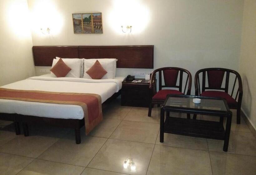Habitació Deluxe, Yuvarani Residency
