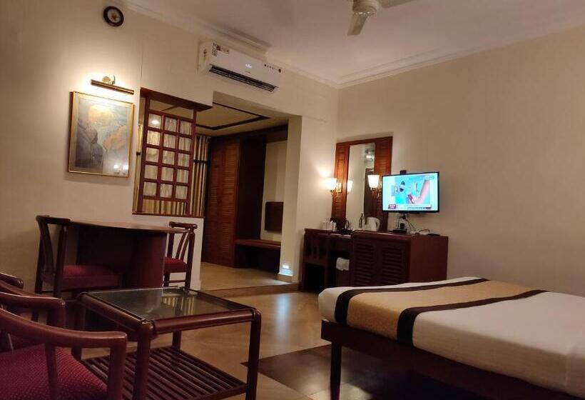 Chambre Deluxe, Yuvarani Residency