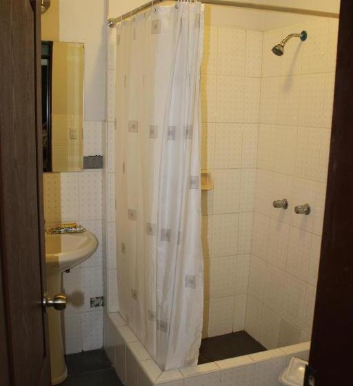 اتاق اجرایی, Peru Hotel & Suites