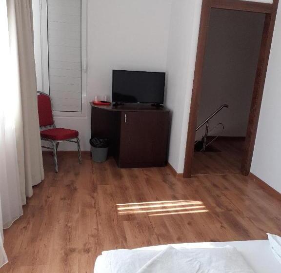 חדר סטנדרט חדר אמבטיה משותף, Old Pensiunea Otopeni