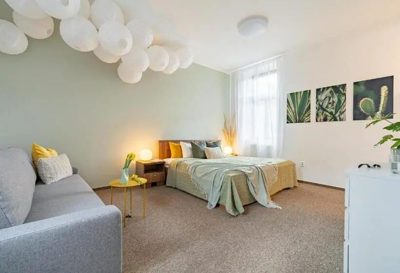 Standard Neljän Hengen Huone, Penzion Expo Dream #33 By Goodnite Cz