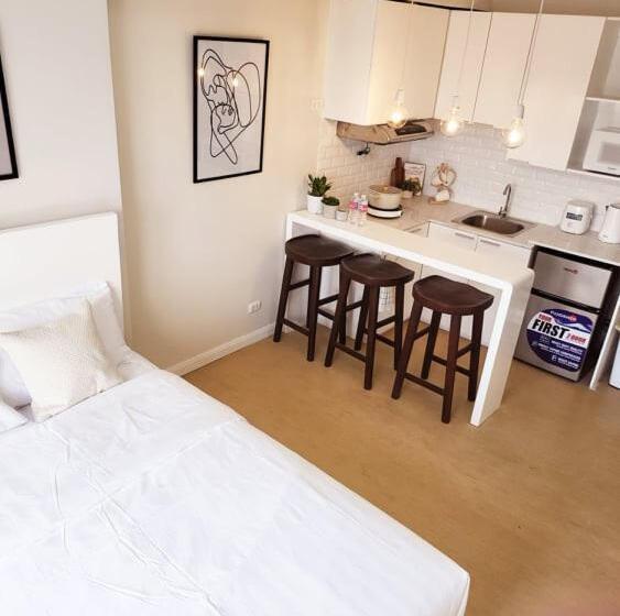 اتاق لوکس, Steff S Condo 1016 At Centrio Tower