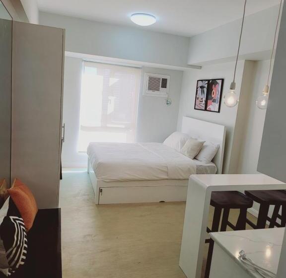 اتاق لوکس, Steff S Condo 1016 At Centrio Tower